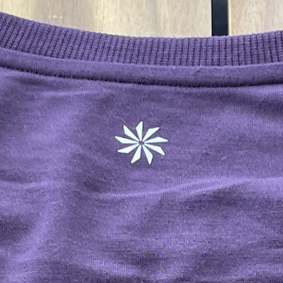 Athleta Womens Purple Fitted Ruched Sides Long Sleeve Tee Size Extra Small - Picture 3 of 4